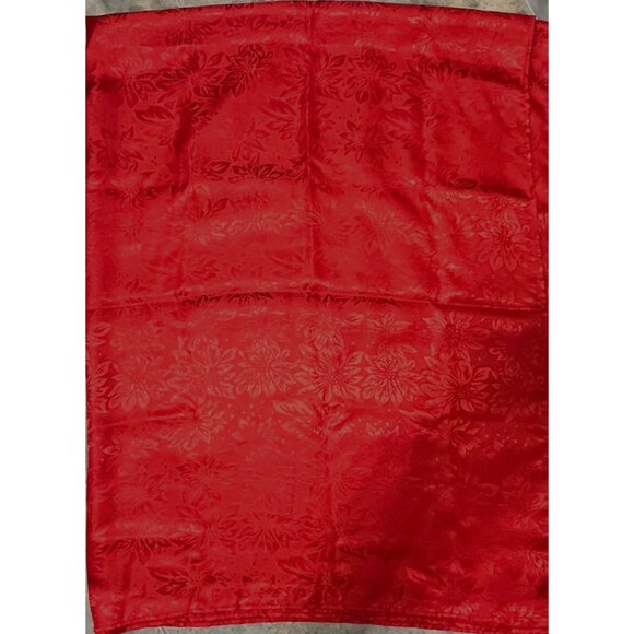 Table Cloth 54" X 70" Red Poinsettia Jacquard Pattern Polyester ChristmasDecor - Picture 3 of 3